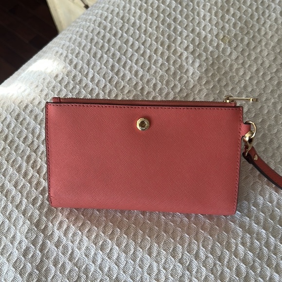 ✨Micheal Kors ✨ Authentic!!!  Coral Smartphone Wristlet! - Picture 6 of 8